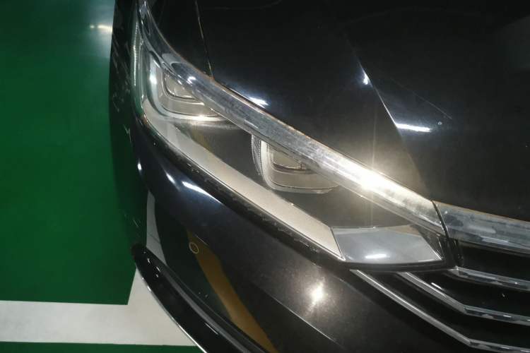 Used Volkswagen Magotan 2018 330TSI DSG Luxury Model Right Front Headlight