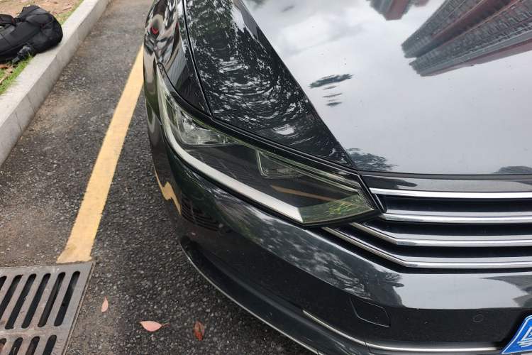 Used Volkswagen Magotan 2018 330TSI DSG Advanced Model Right Front Headlight