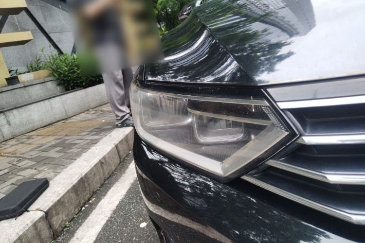 Used Volkswagen Magotan 2018 280TSI DSG Comfort Model Right Front Headlight