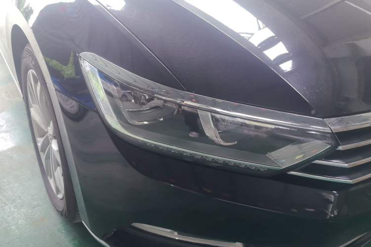 Used Volkswagen Magotan 2018 Facelift 330TSI DSG Luxury Model Right Front Headlight