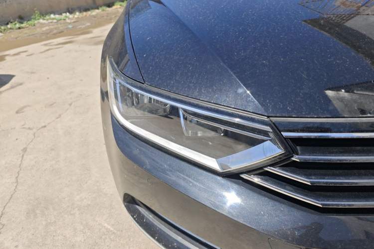 Used Volkswagen Magotan 2018 330TSI DSG Advanced Model Right Front Headlight