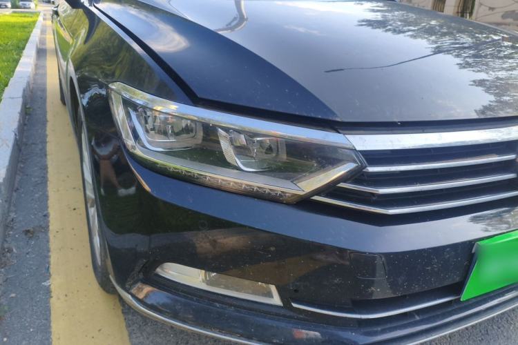 Used Volkswagen Magotan 2018 Facelift 380TSI DSG Luxury Version Right Front Headlight
