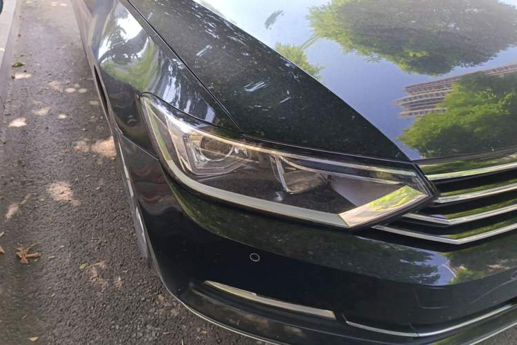Used Volkswagen Magotan 2018 280TSI DSG Comfort Model Right Front Headlight