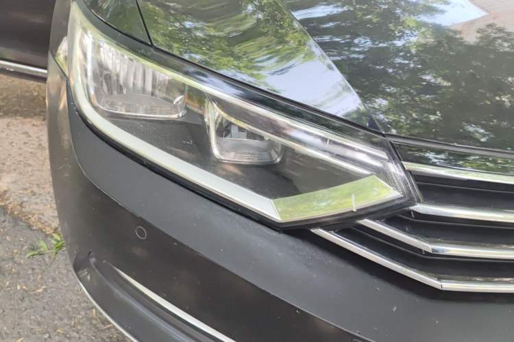Used Volkswagen Magotan 2018 330TSI DSG Advanced Model Right Front Headlight