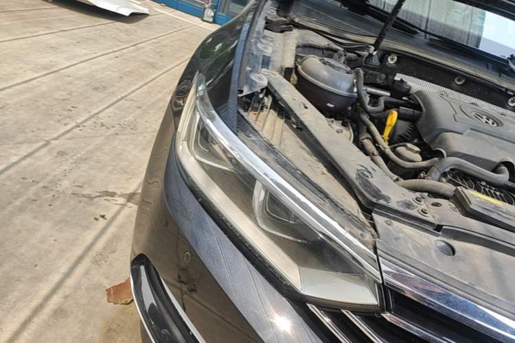 Used Volkswagen Magotan 2018 Facelift 330TSI DSG Luxury Model Right Front Headlight