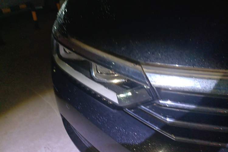 Used Volkswagen Magotan 2018 Facelift 330TSI DSG Luxury Model Right Front Headlight
