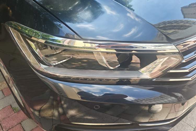Used Volkswagen Magotan 2018 Facelift 330TSI DSG Luxury Model Right Front Headlight