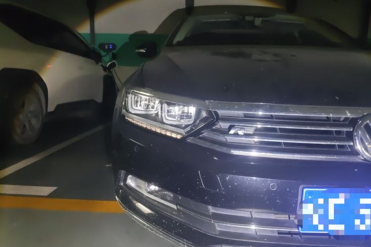 Used Volkswagen Magotan 2018 330TSI DSG Luxury Model Right Front Headlight