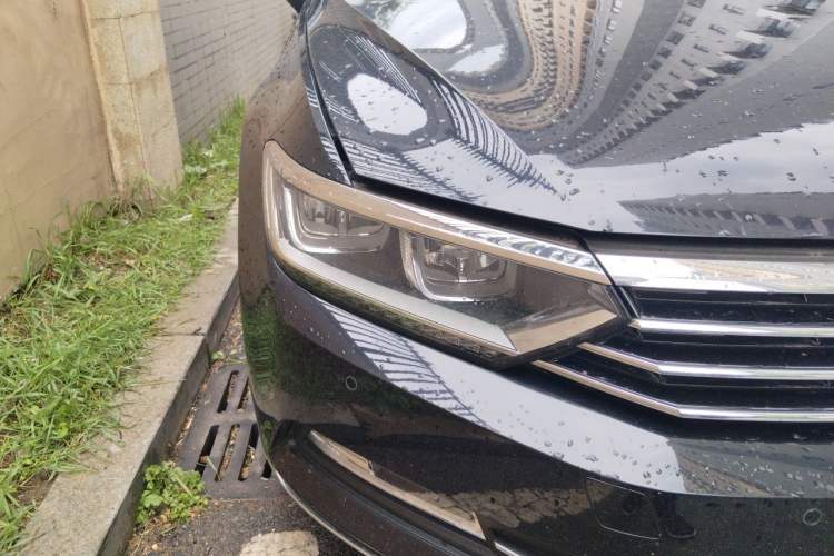 Used Volkswagen Magotan 2018 330TSI DSG Luxury Model Right Front Headlight