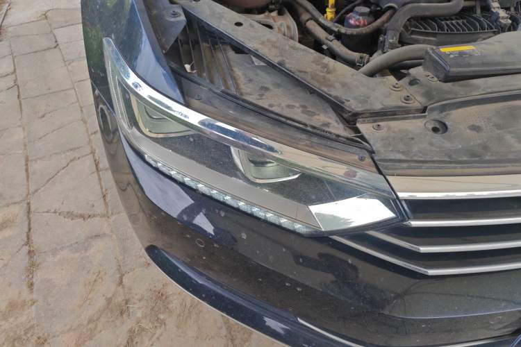 Used Volkswagen Magotan 2018 330TSI DSG Advanced Model Right Front Headlight