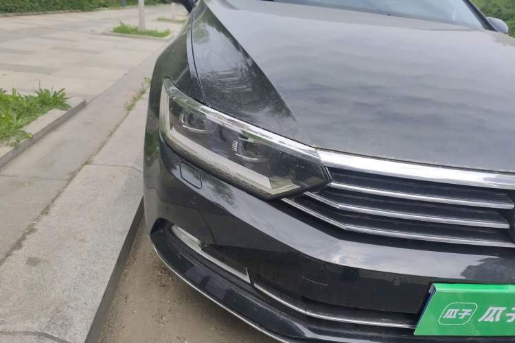 Used Volkswagen Magotan 2018 380TSI DSG Prestige Model Right Front Headlight