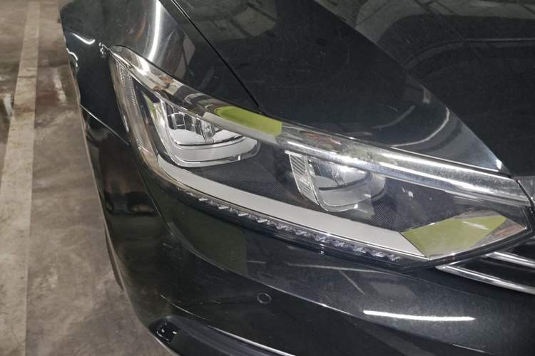 Used Volkswagen Magotan 2018 330TSI DSG Luxury Model Right Front Headlight