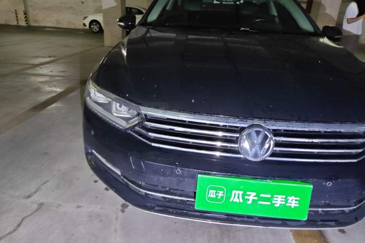 Used Volkswagen Magotan 2018 330TSI DSG Luxury Model Right Front Headlight
