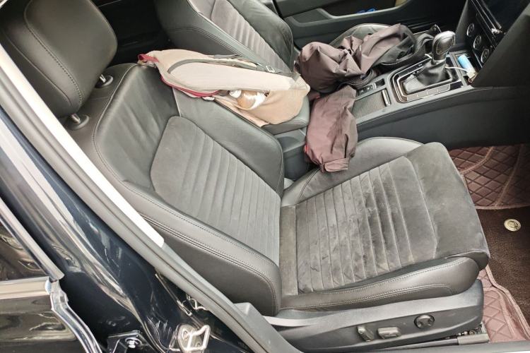 Used Volkswagen Magotan 2018 330TSI DSG Luxury Model Right Front Seat