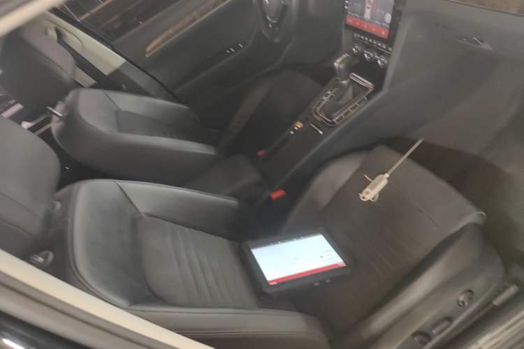 Used Volkswagen Magotan 2018 330TSI DSG Luxury Model Right Front Seat
