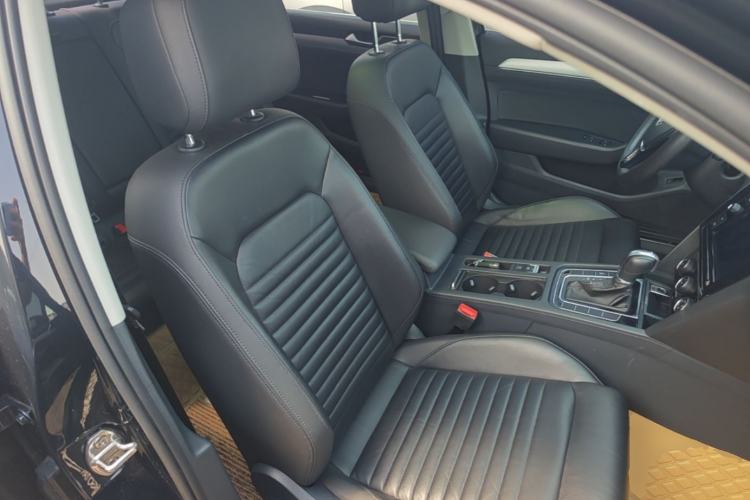 Used Volkswagen Magotan 2018 330TSI DSG Advanced Model Right Front Seat