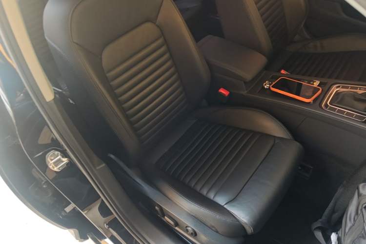 Used Volkswagen Magotan 2018 330TSI DSG Advanced Model Right Front Seat