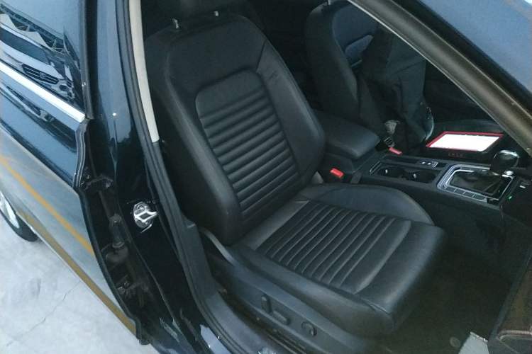 Used Volkswagen Magotan 2018 330TSI DSG Advanced Model Right Front Seat
