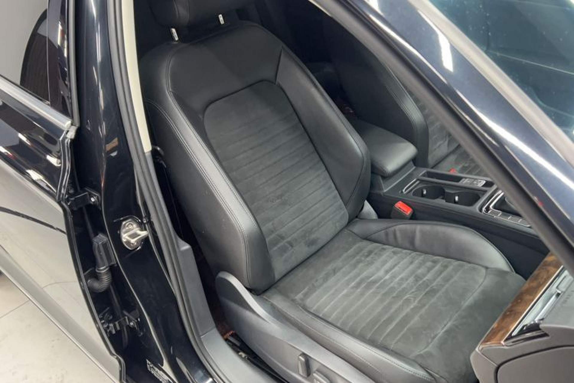 Used Volkswagen Magotan 2018 330TSI DSG Luxury Model Right Front Seat