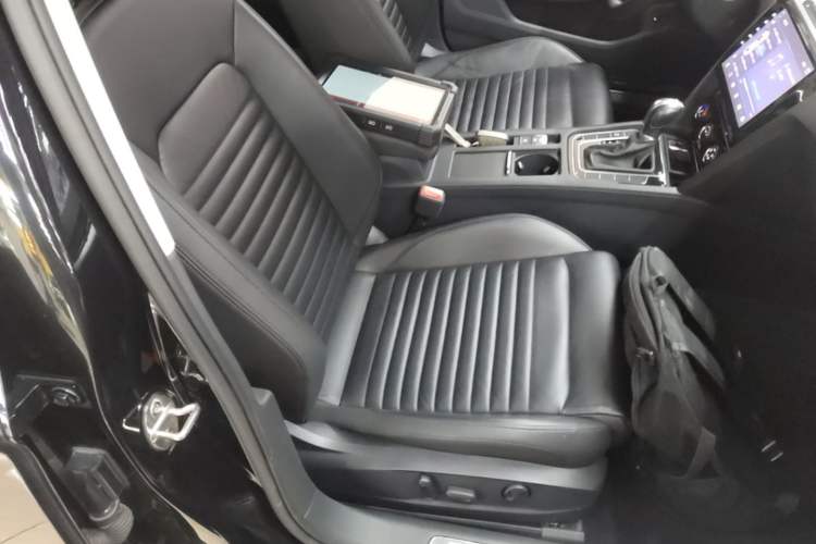 Used Volkswagen Magotan 2018 330TSI DSG Advanced Model Right Front Seat