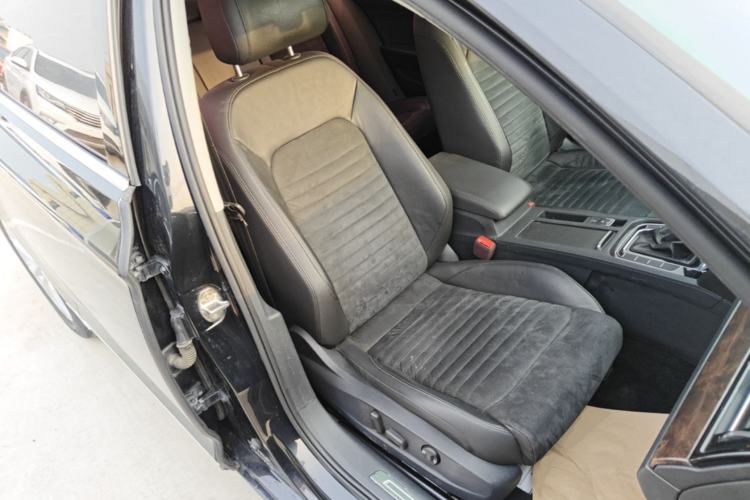 Used Volkswagen Magotan 2018 330TSI DSG Luxury Model Right Front Seat