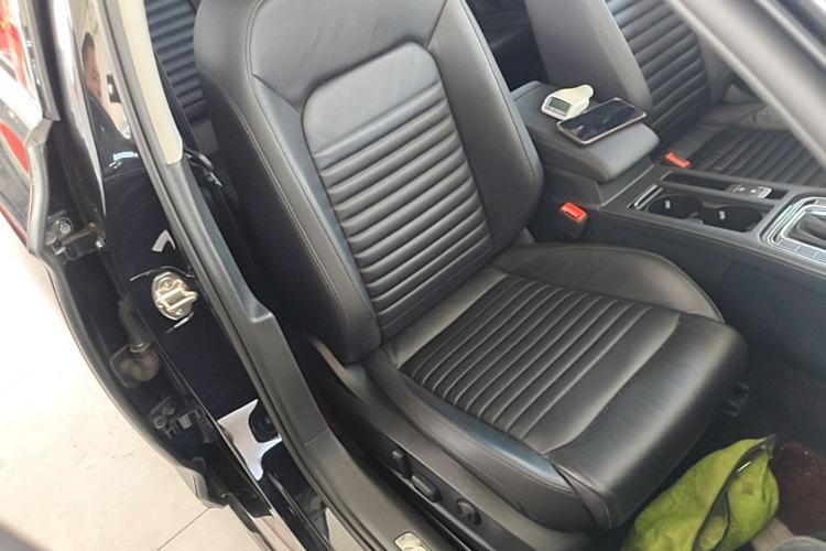 Used Volkswagen Magotan 2018 Facelift 330TSI DSG Luxury Model Right Front Seat