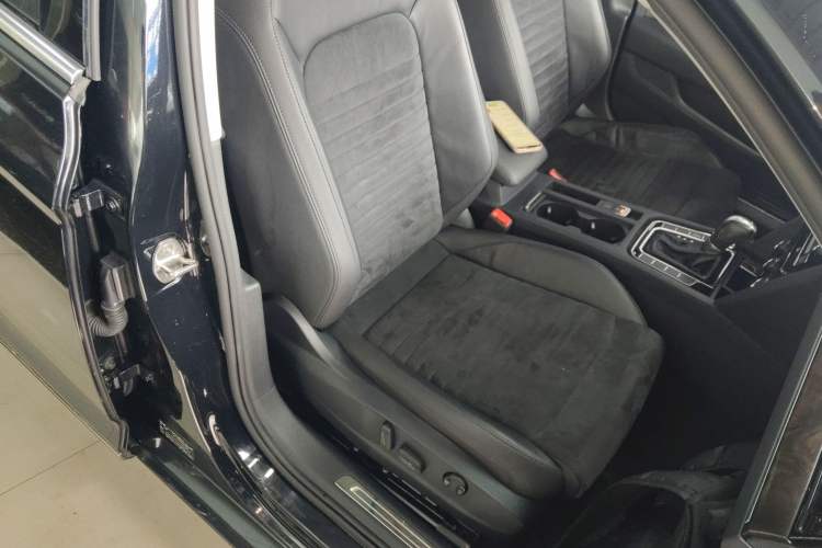 Used Volkswagen Magotan 2018 380TSI DSG Luxury Model Right Front Seat