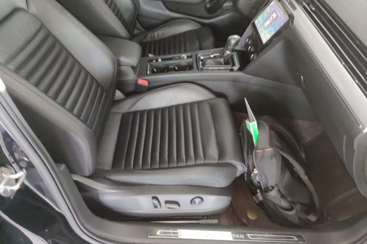 Used Volkswagen Magotan 2018 330TSI DSG Advanced Model Right Front Seat