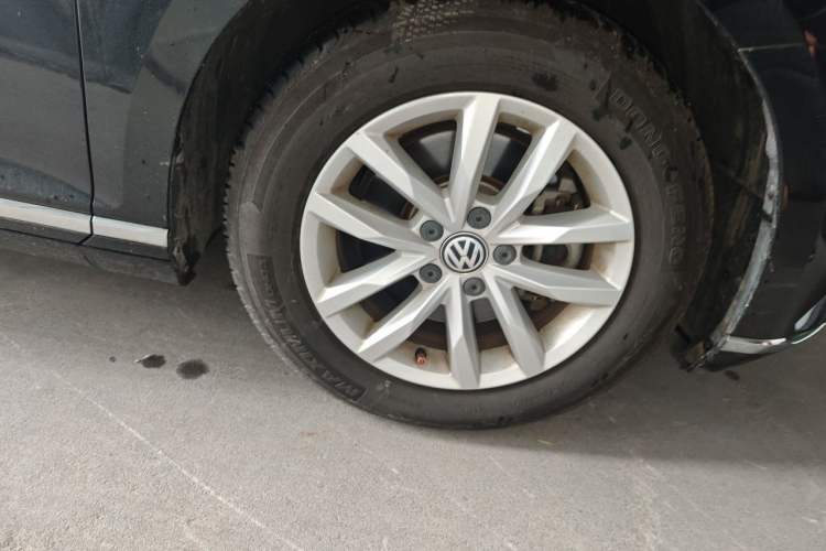Used Volkswagen Magotan 2018 280TSI DSG Comfort Model Right Front Wheel Hub