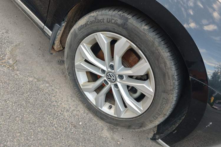Used Volkswagen Magotan 2018 330TSI DSG Luxury Model Right Front Wheel Hub