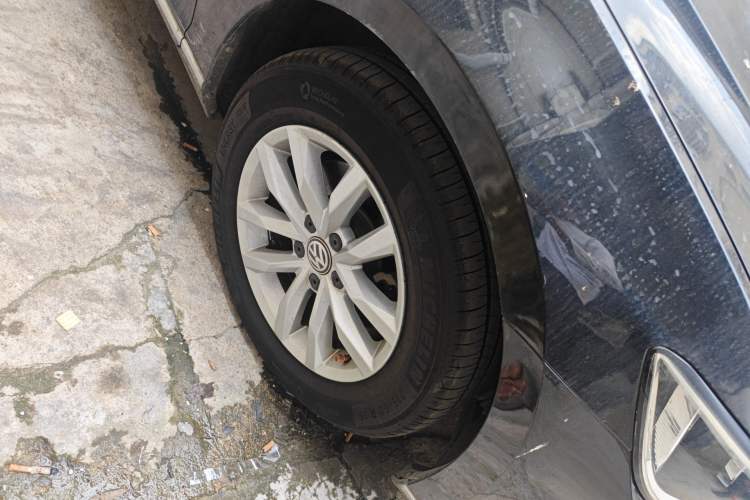 Used Volkswagen Magotan 2018 280TSI DSG Comfort Model Right Front Wheel Hub