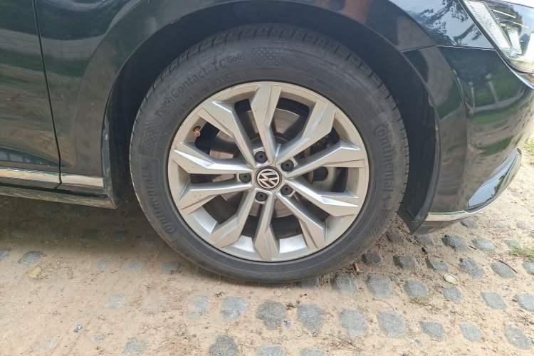Used Volkswagen Magotan 2018 330TSI DSG Luxury Model Right Front Wheel Hub