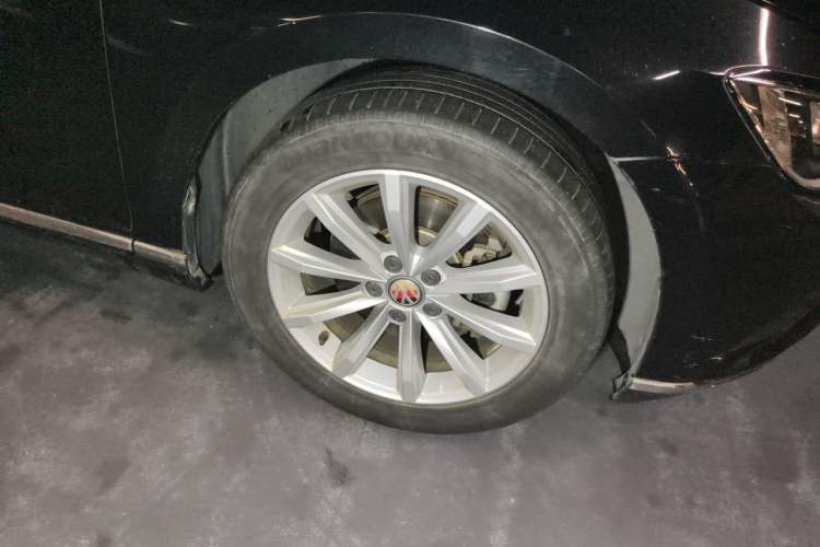 Used Volkswagen Magotan 2018 330TSI DSG Advanced Model Right Front Wheel Hub