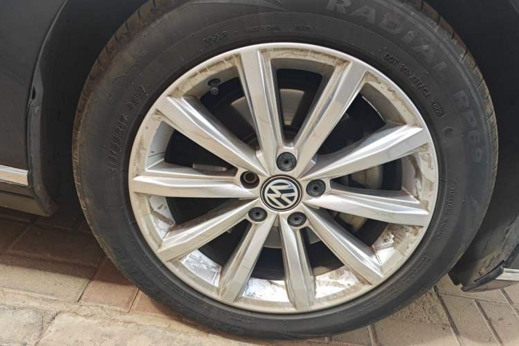 Used Volkswagen Magotan 2018 330TSI DSG Advanced Model Right Front Wheel Hub