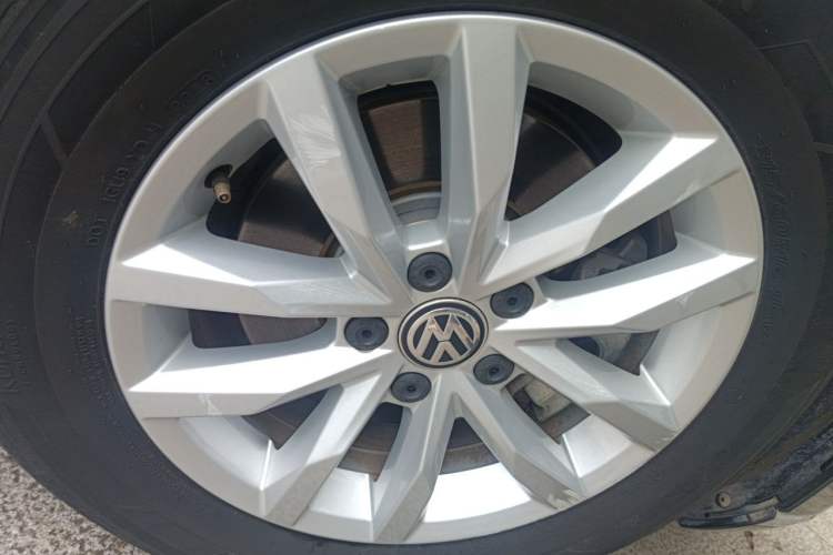 Used Volkswagen Magotan 2018 280TSI DSG Enjoyment Model Right Front Wheel Hub