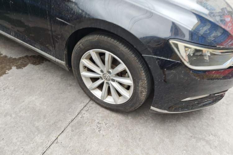 Used Volkswagen Magotan 2018 330TSI DSG Advanced Model Right Front Wheel Hub