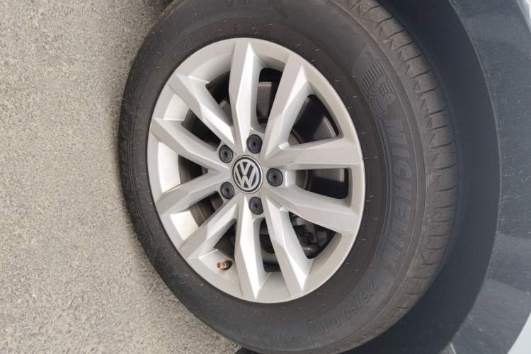 Used Volkswagen Magotan 2018 280TSI DSG Comfort Model Right Front Wheel Hub