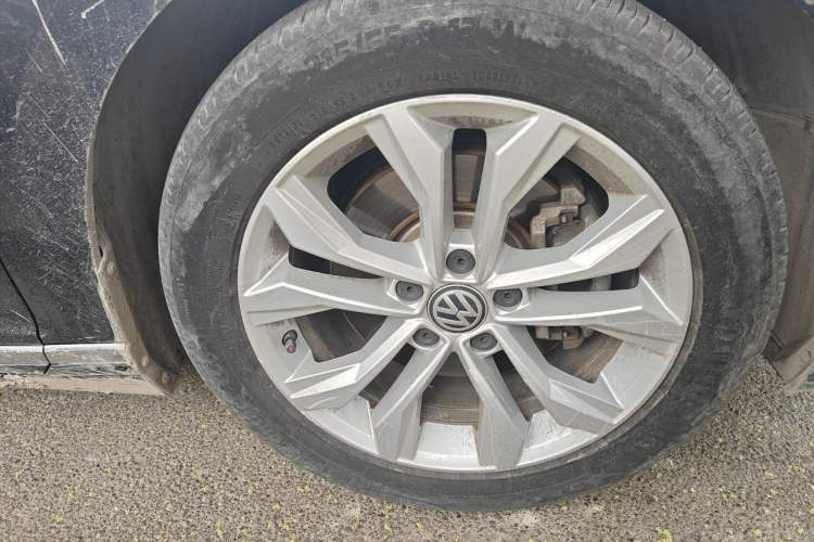 Used Volkswagen Magotan 2018 380TSI DSG Luxury Model Right Front Wheel Hub