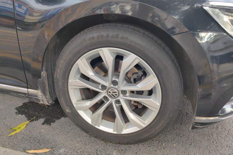 Used Volkswagen Magotan 2018 330TSI DSG Luxury Model Right Front Wheel Hub