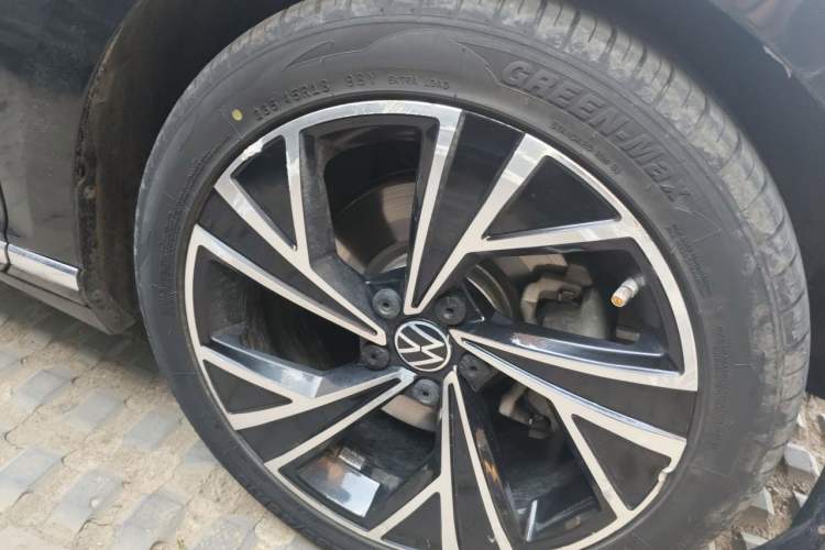 Used Volkswagen Magotan 2018 330TSI DSG Advanced Model Right Front Wheel Hub
