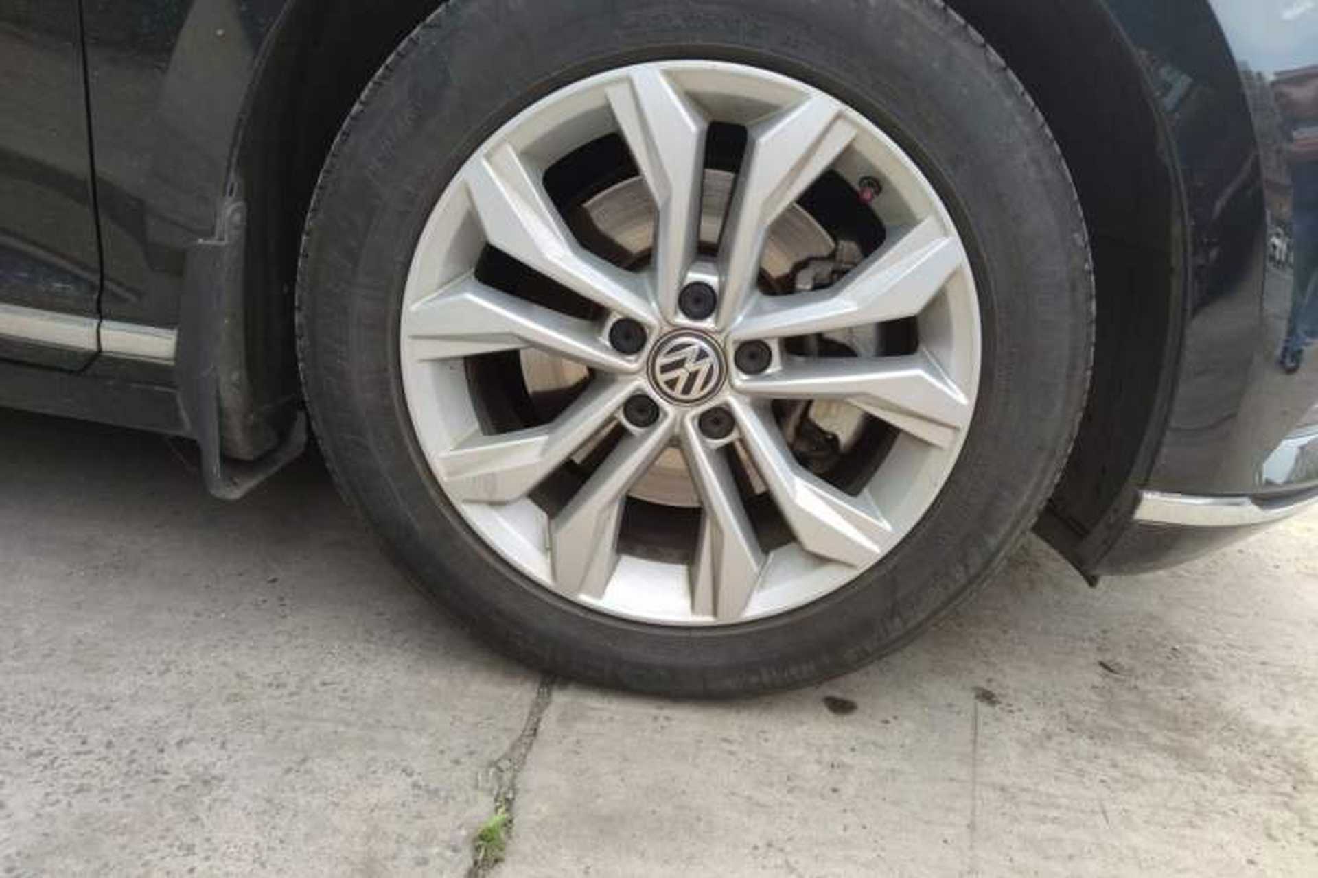 Used Volkswagen Magotan 2018 330TSI DSG Luxury Model Right Front Wheel Hub