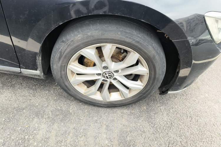 Used Volkswagen Magotan 2018 380TSI DSG Luxury Model Right Front Wheel Hub