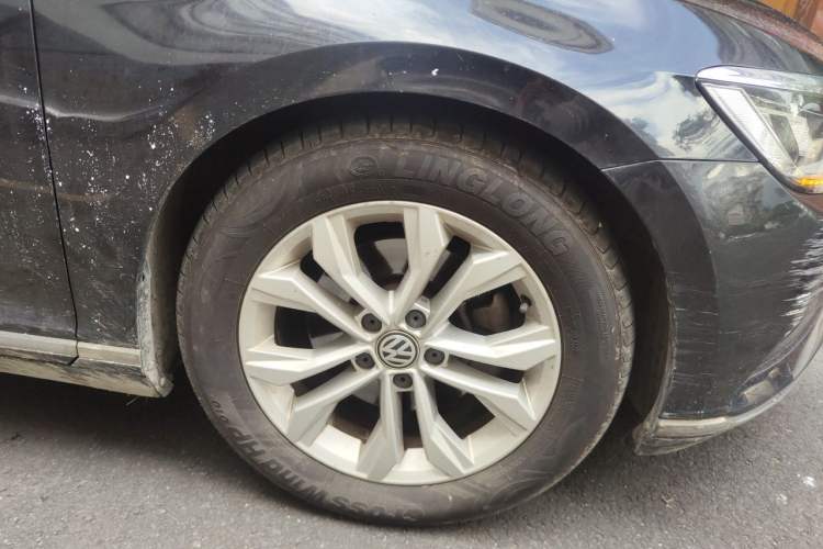 Used Volkswagen Magotan 2018 330TSI DSG Luxury Model Right Front Wheel Hub