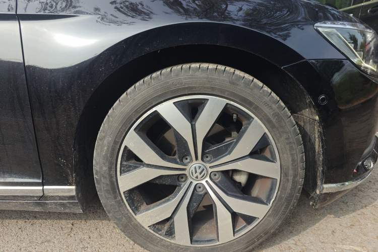 Used Volkswagen Magotan 2018 330TSI DSG Luxury Model Right Front Wheel Hub