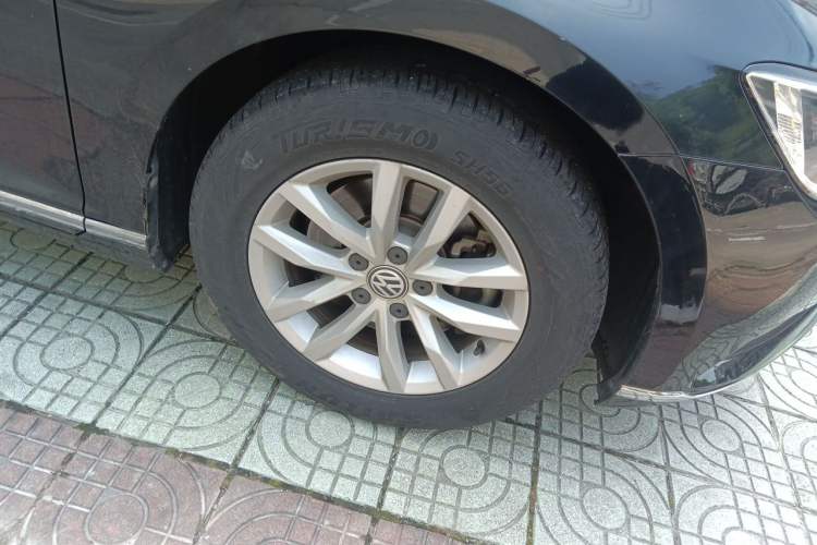Used Volkswagen Magotan 2018 280TSI DSG Enjoyment Model Right Front Wheel Hub