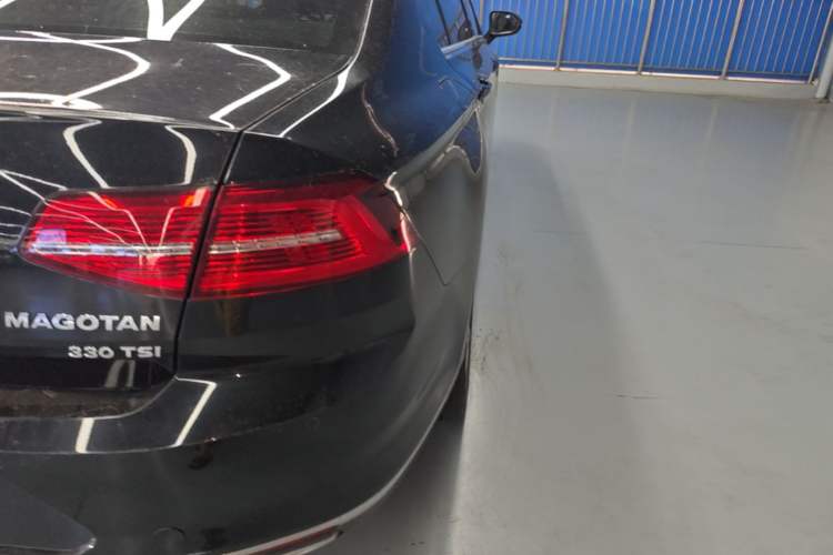 Used Volkswagen Magotan 2018 Facelift 330TSI DSG Luxury Model Right Rear Taillight