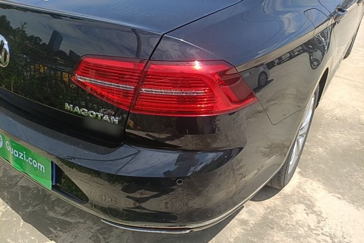 Used Volkswagen Magotan 2018 Facelift 330TSI DSG Luxury Model Right Rear Taillight