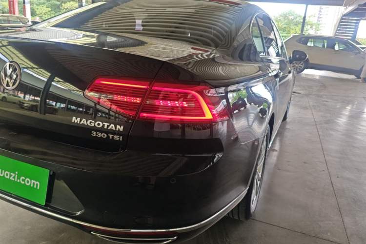 Used Volkswagen Magotan 2018 Facelift 330TSI DSG Luxury Model Right Rear Taillight