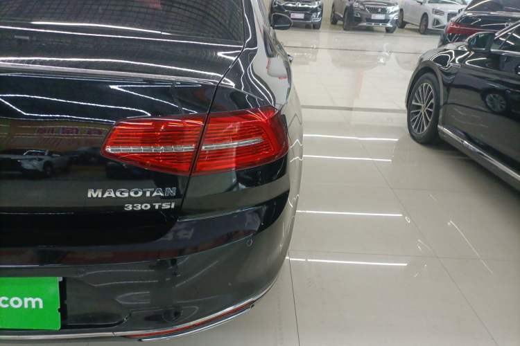 Used Volkswagen Magotan 2018 Facelift 330TSI DSG Luxury Model Right Rear Taillight