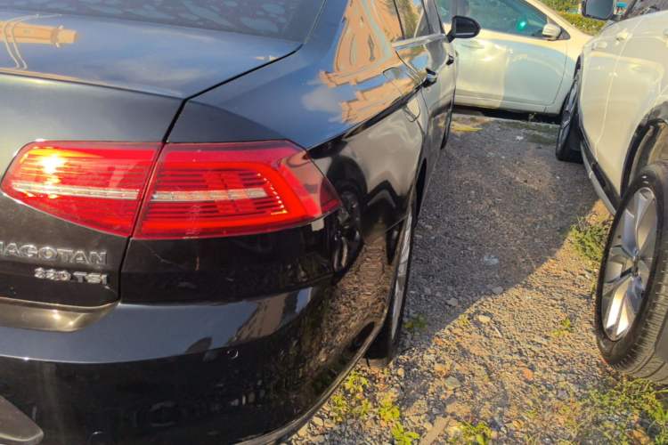 Used Volkswagen Magotan 2018 Facelift 330TSI DSG Luxury Model Right Rear Taillight